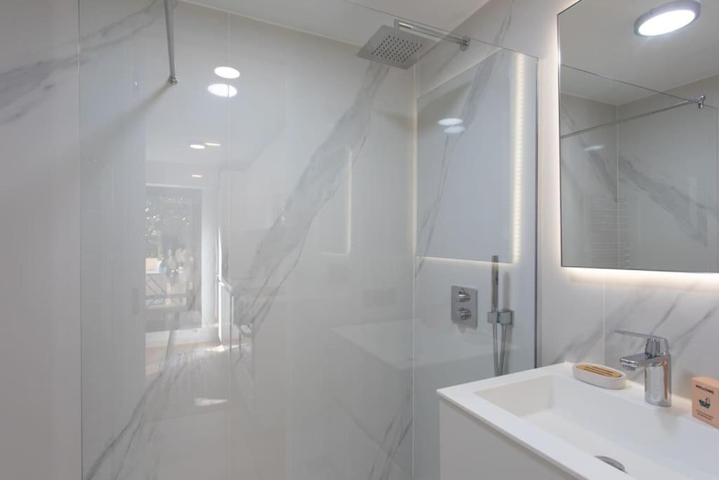 #11 Alex Suite Terrace Parking Ac 2 Bdr 5Mins To Sea Сен-Жан-Кап-Фера Екстериор снимка