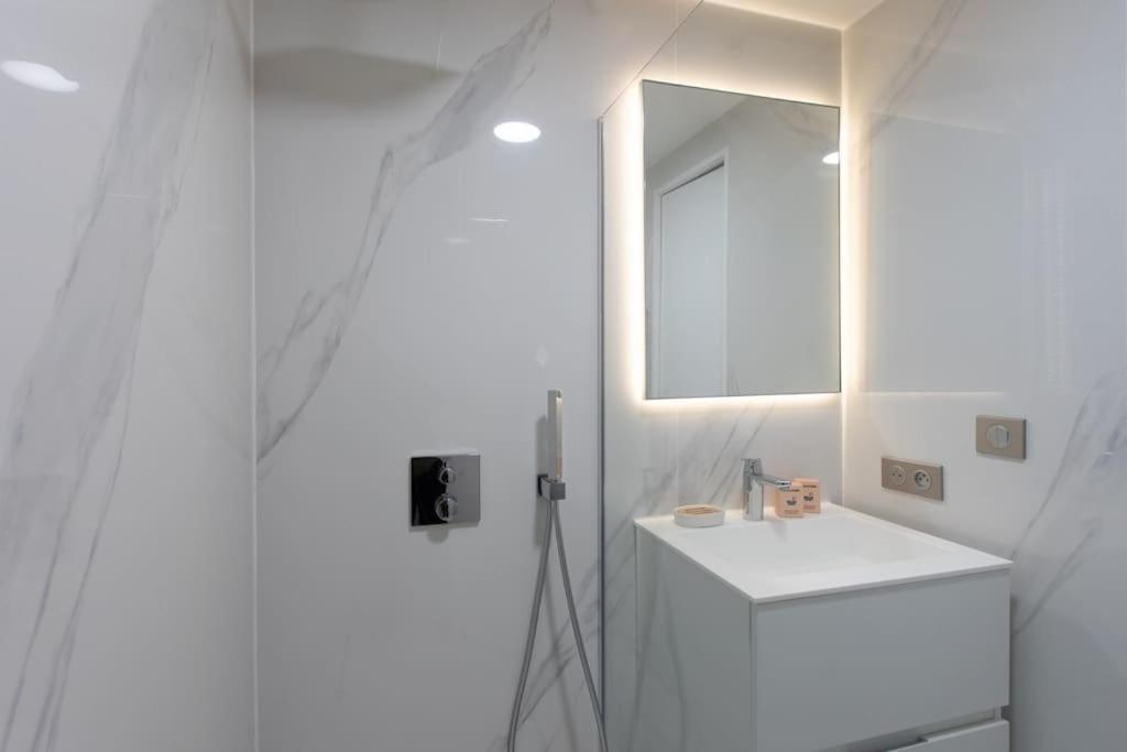 #11 Alex Suite Terrace Parking Ac 2 Bdr 5Mins To Sea Сен-Жан-Кап-Фера Екстериор снимка