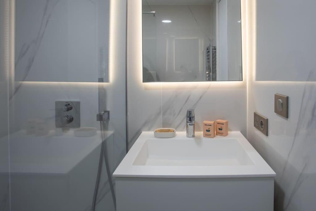 #11 Alex Suite Terrace Parking Ac 2 Bdr 5Mins To Sea Сен-Жан-Кап-Фера Екстериор снимка